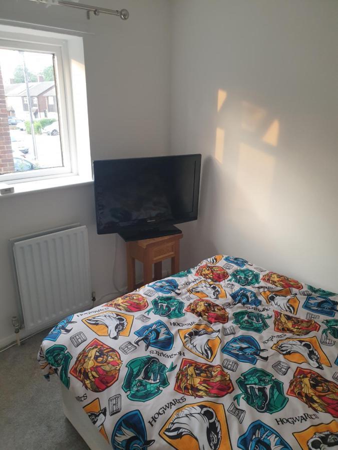 Harry Potter Theme Double Room In Shared House 沃特福德 外观 照片